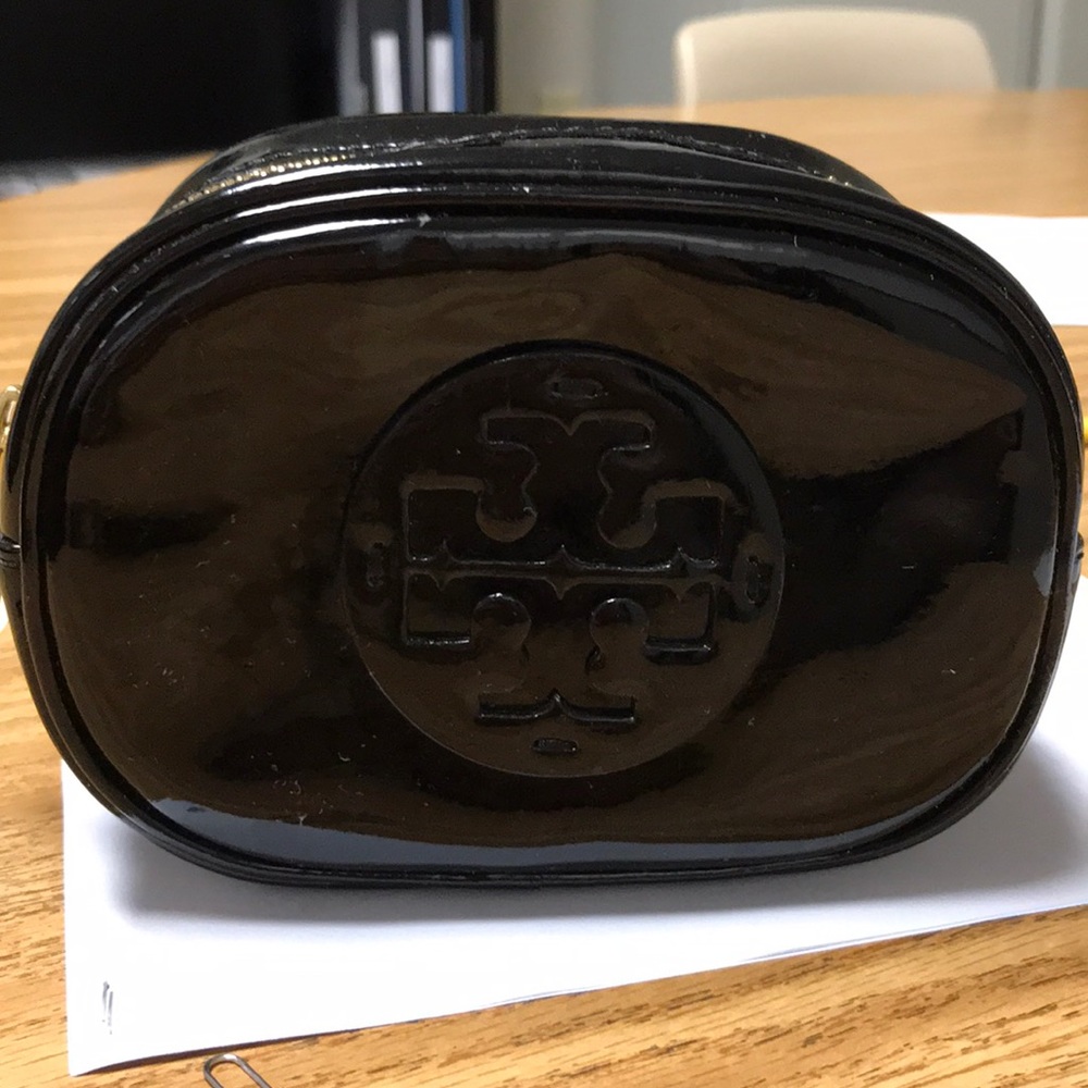 Tory Burch black small patent case cosmetic bad